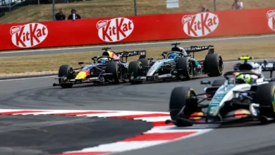 Mercedes W17 battling hard during the British GP 2026 at Silverstone, directly linked to the focus keyphrase: Mercedes engine trick surprises McLaren at Silverstone. © Mercedes Media Centre