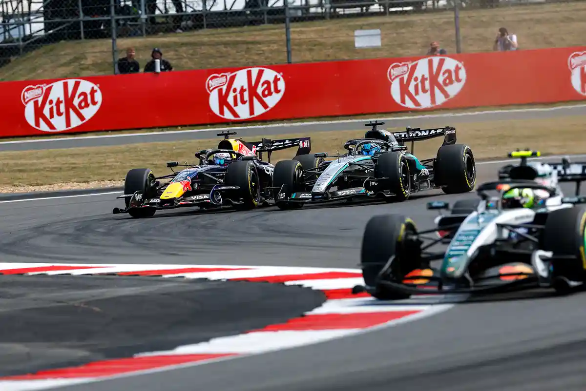 Mercedes W17 battling hard during the British GP 2026 at Silverstone, directly linked to the focus keyphrase: Mercedes engine trick surprises McLaren at Silverstone. © Mercedes Media Centre