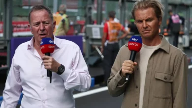 Martin Brundle at SkySports during live Formula 1 coverage, connected to the focus keyphrase: Verstappen torpedo Red Bull departures exposed. ©IMAGO
