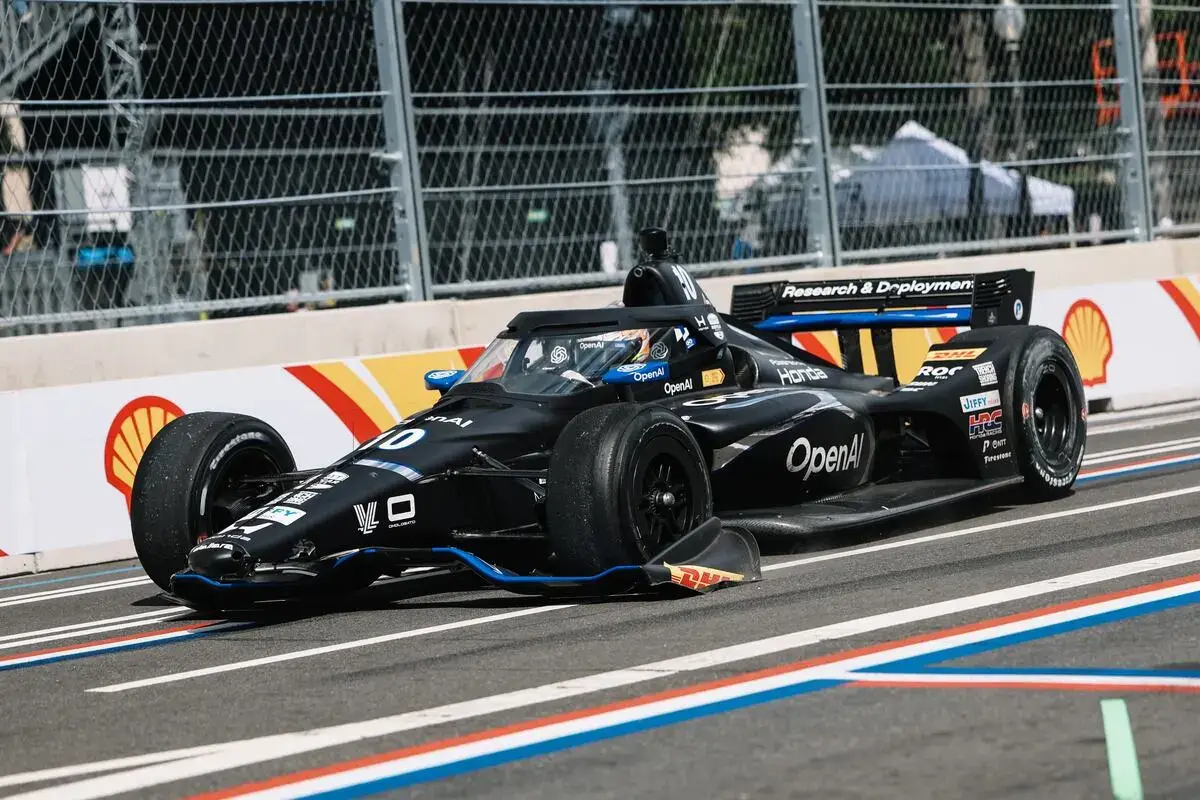 Alex Palou ended his nightmare afternoon at Washington, D.C. into the barriers © NTT IndyCar Series