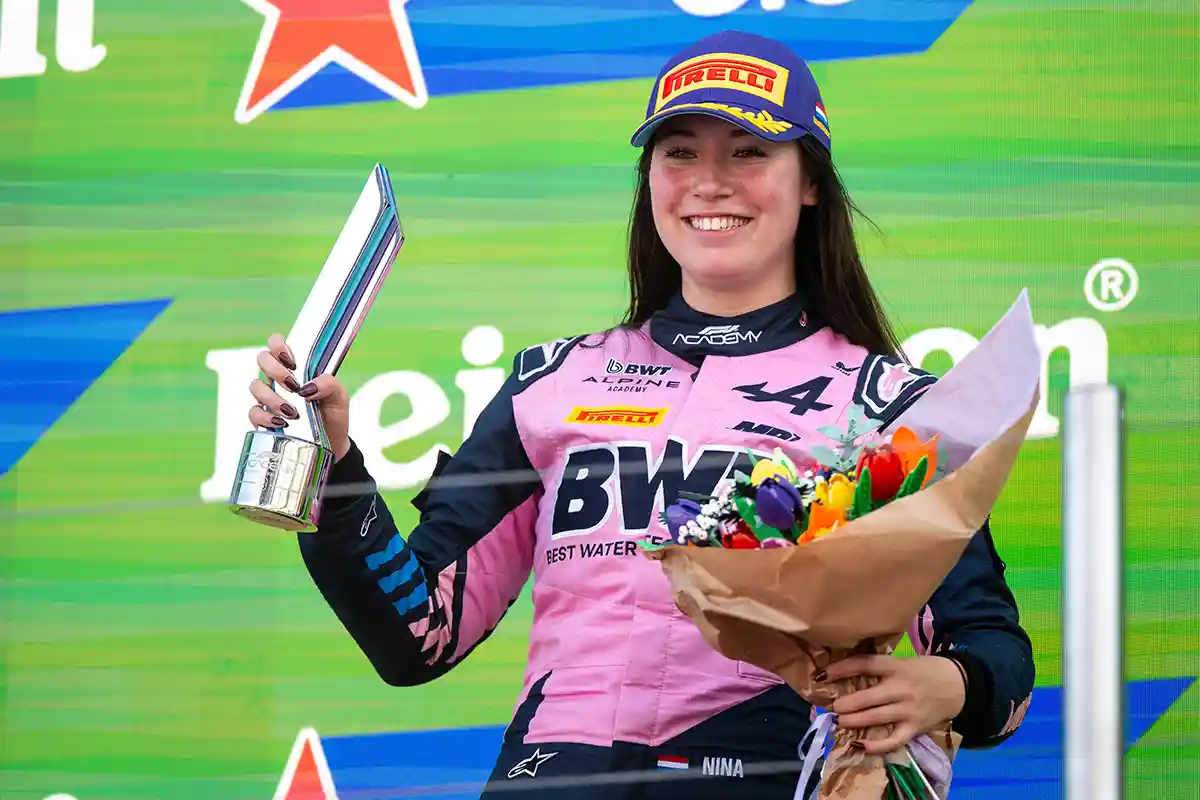 Nina Gademan in an official F1 Academy portrait.