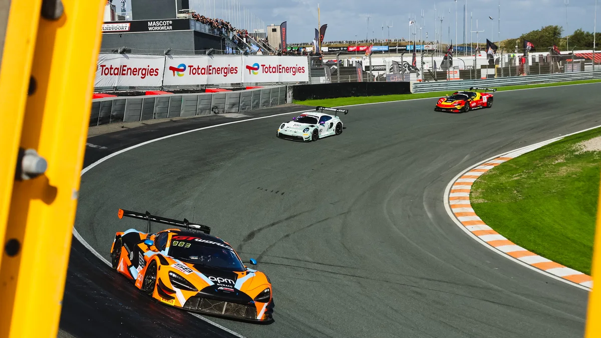 The Garage 59 McLaren through the Hugenholtzbocht at Zandvoort