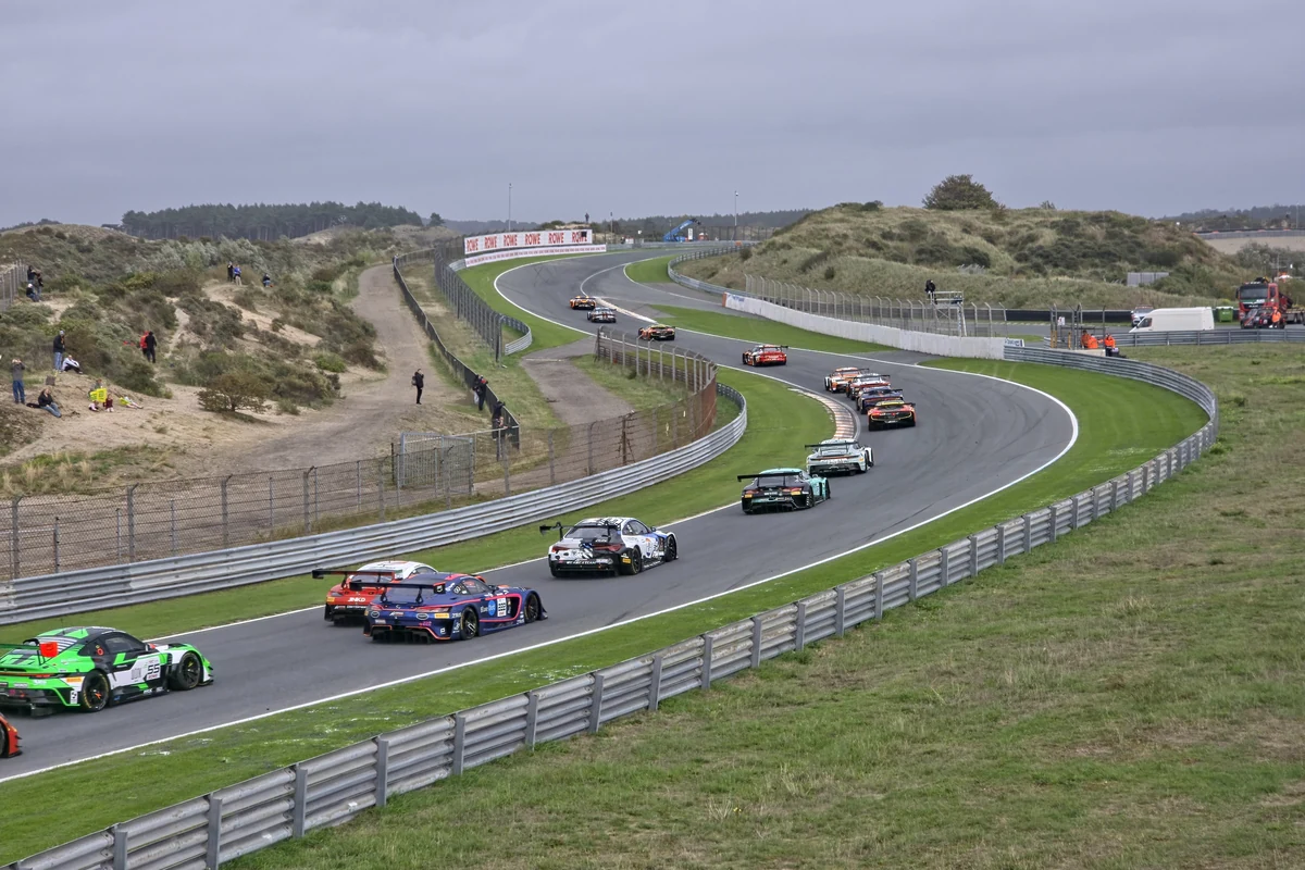 A line of GT3 cars running through Scheivlak during Race 1 at Zandvoort