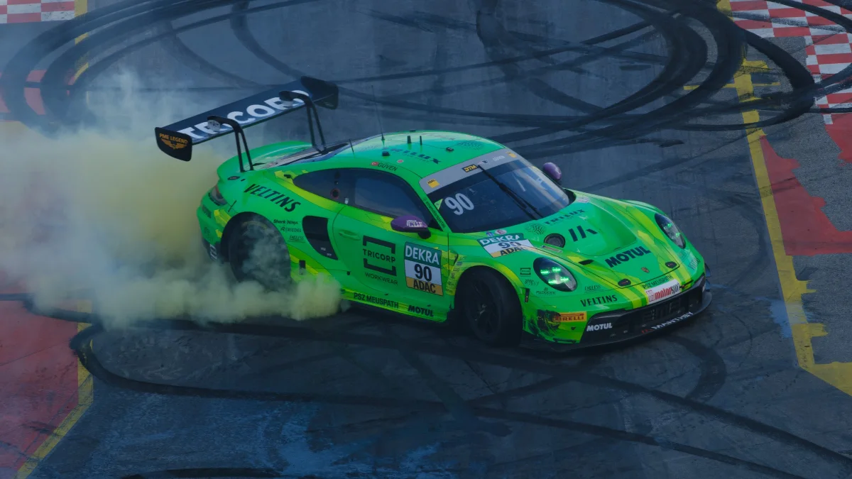 Manthey Porsche #90 donuts Hockenheim DTM finale 2025